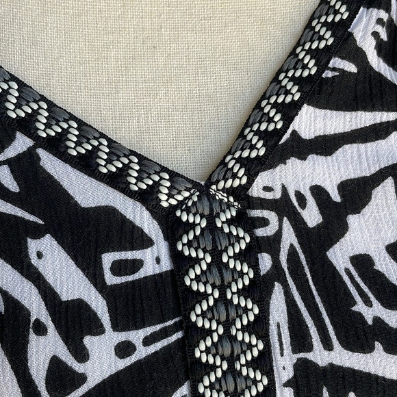 Boho geometric Patrons of Peace easy flow top - Picture 3 of 5